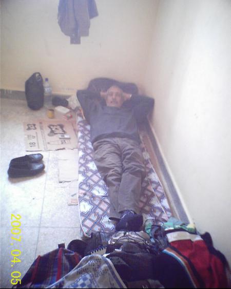 c mon oncle qui se repose sur mon gros lit